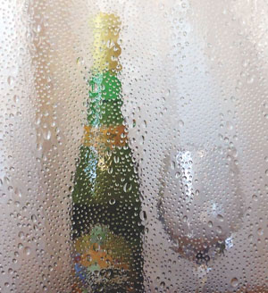 Photo of AGE449 Bubbly Glass